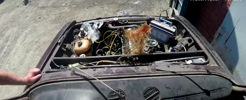 Illustration for article titled Here Is What Happens When You Fill A Car's Engine With Coke And Mentos